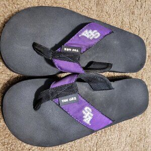 Stephen F. Austin State University Toe Goz flip flops size 6